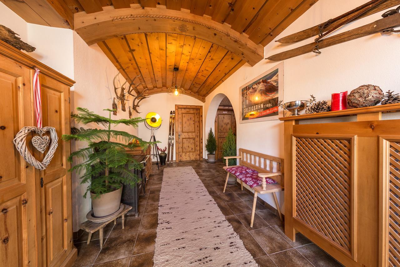 Haus Gollas Σανκτ Αντόν αμ Άλμπεργκ Εξωτερικό φωτογραφία